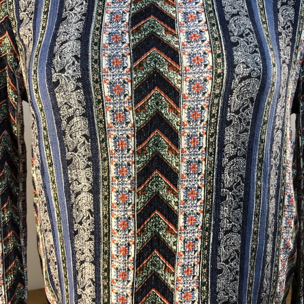 Patterned Top - Picture 2 of 4